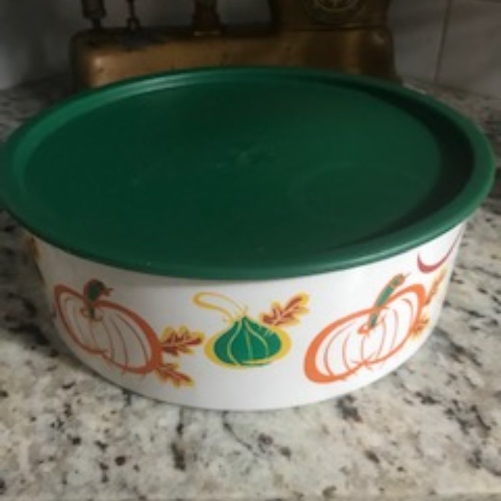ViNTAGE Tupperware